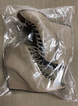Load image into Gallery viewer, Designer Bootie Wedge Heels Size 6