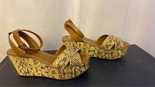 Load image into Gallery viewer, Designer Summer Wedge Sandals Size 6
