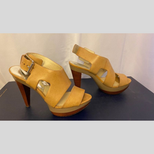 Load image into Gallery viewer, Designer Camel Colored High Heel Shoes Size 6