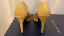 Load image into Gallery viewer, Beige Designer High Heel Shoes Size 6