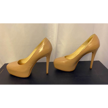 Load image into Gallery viewer, Designer Beige High Heels Size 6