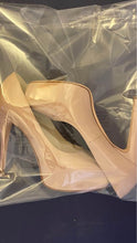 Load image into Gallery viewer, Designer Beige High Heels Size 6